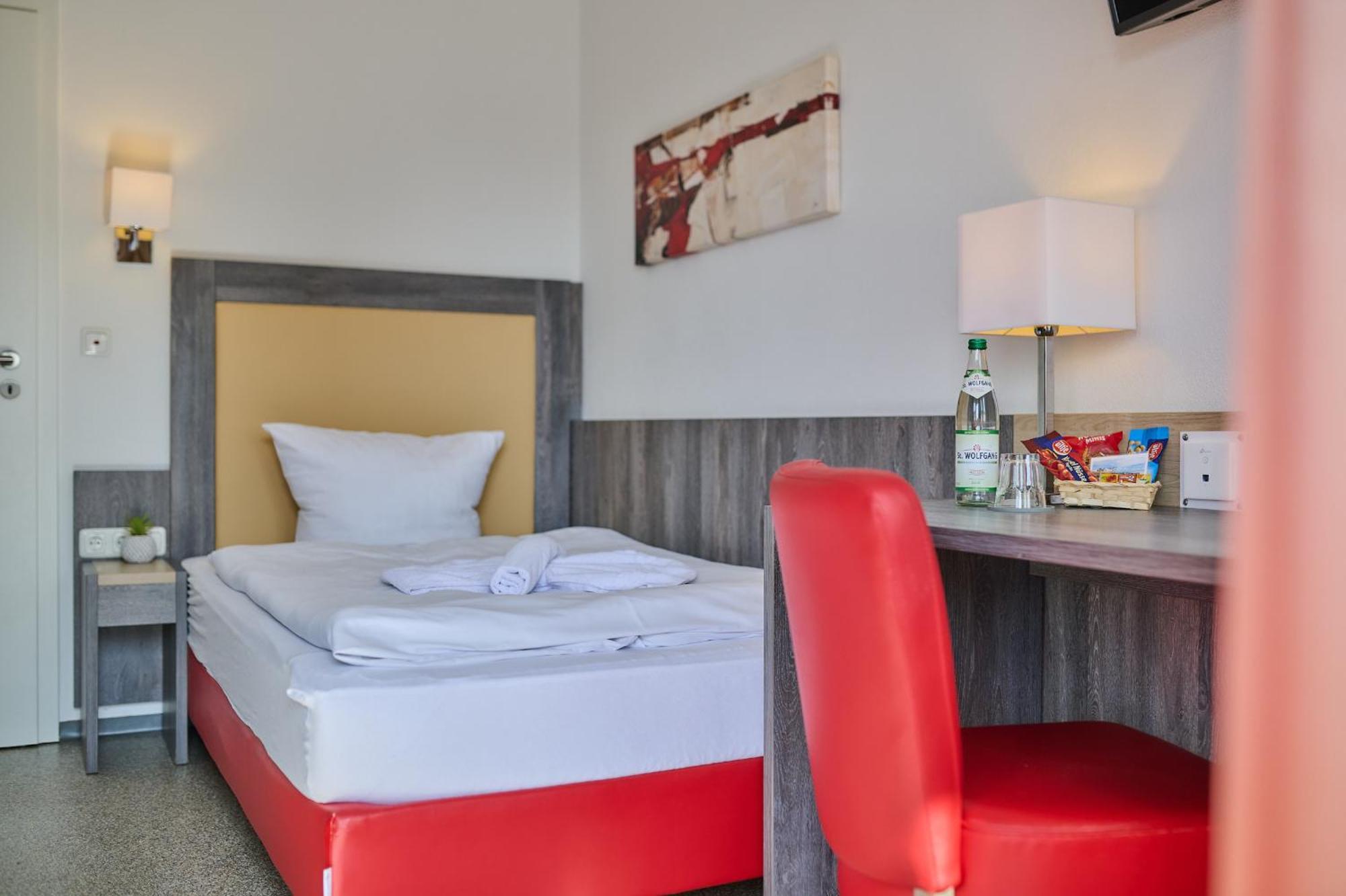Sunny Hotel Регенштауф Экстерьер фото