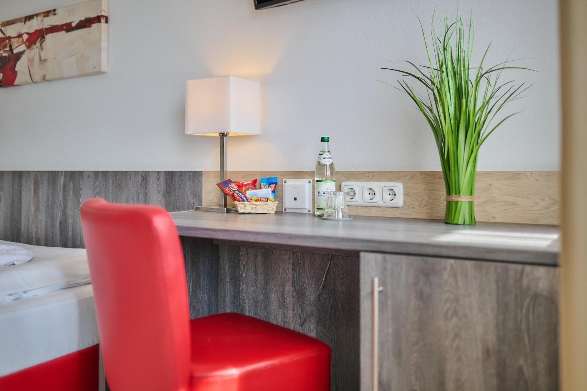 Sunny Hotel Регенштауф Экстерьер фото